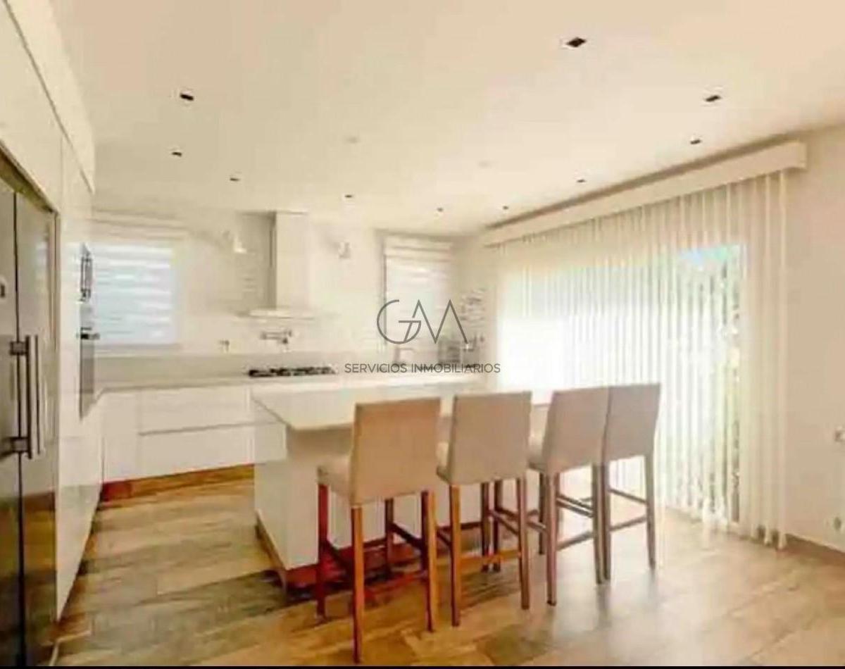 Moderno Chalet en Venta 1