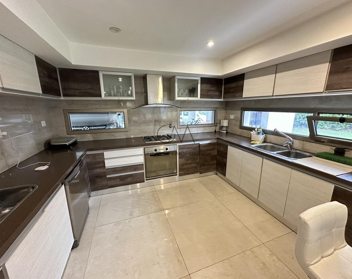 Casa en Venta Barrio Privado Rumenco 2