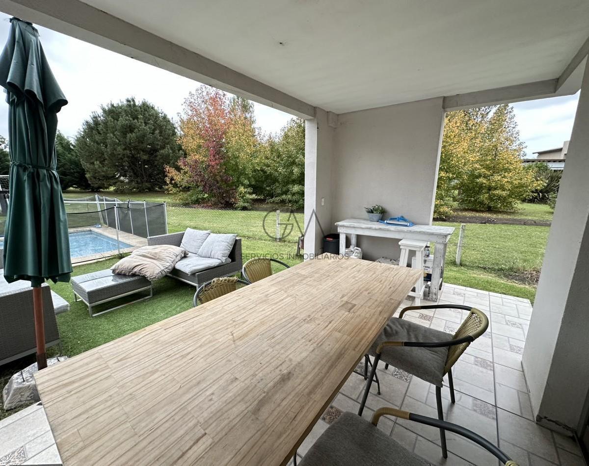 Casa en Venta Barrio Privado Rumenco 4