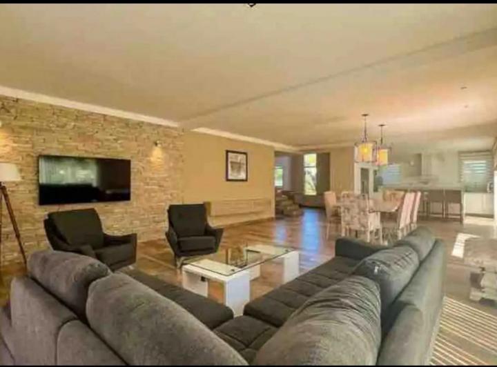 MODERNO CHALET EN ALQUILER TEMPORAL 2