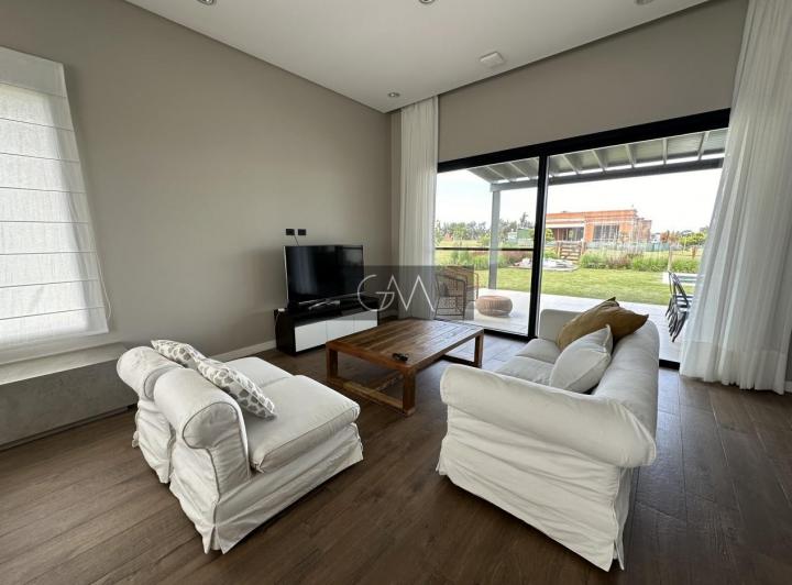 Foto de Casa en alquiler temporada Barrio Casonas del Haras, imagen 2