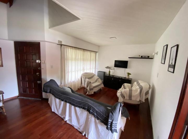 Casa con piscina en alquiler temporario 1