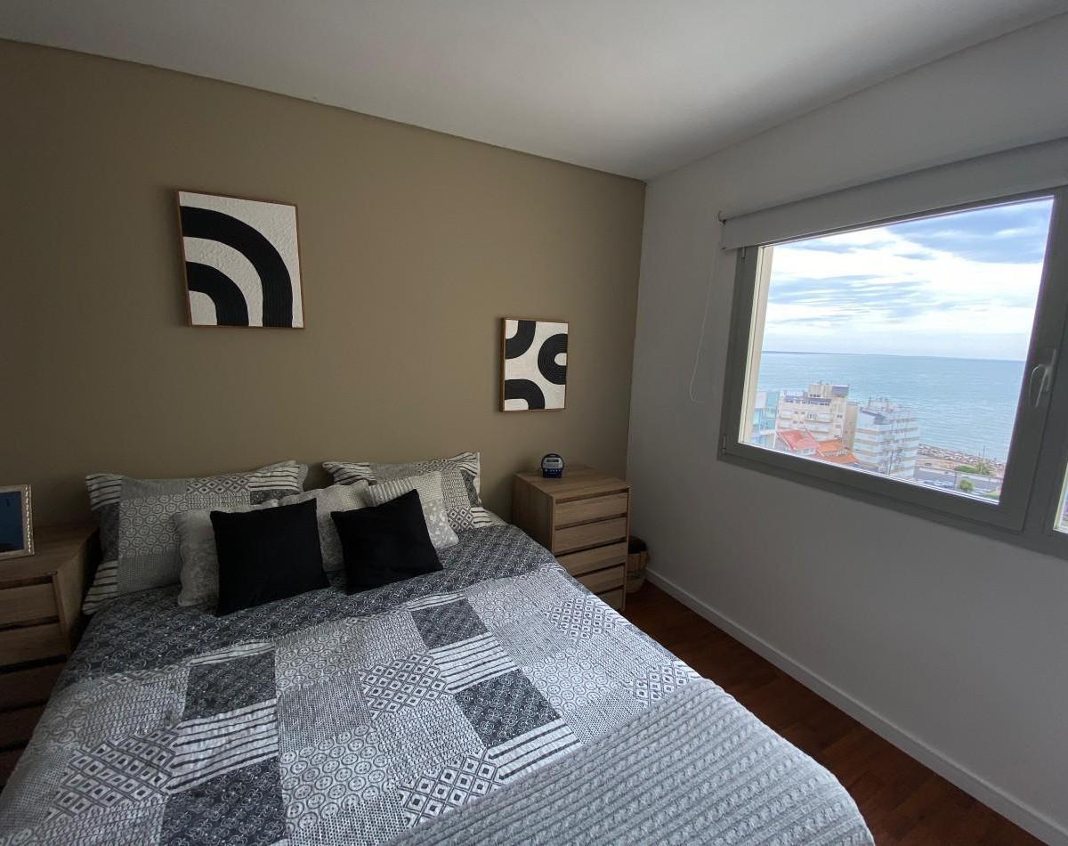 Semi-Piso de 4 ambientes con vista al mar