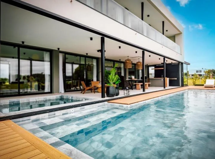 Moderna casa en barrio privado Casonas del Haras