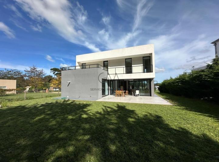 Casa a estrenar en alquiler Barrancas de San Benito 2