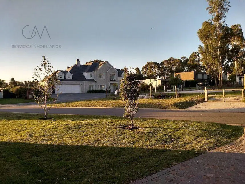 Exclusivo lote en venta en Barrio Las Prunas 1