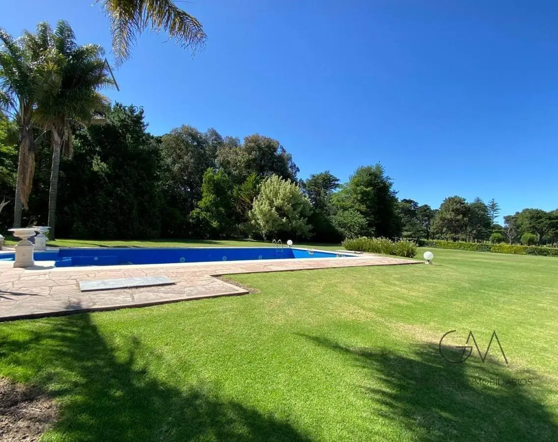 Casa quinta en venta barrio Golf Los Acantilados 2