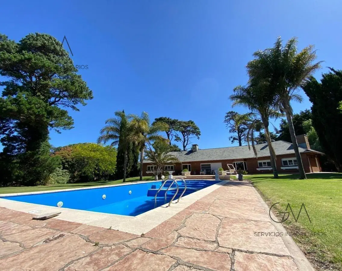 Casa quinta en venta barrio Golf Los Acantilados 4