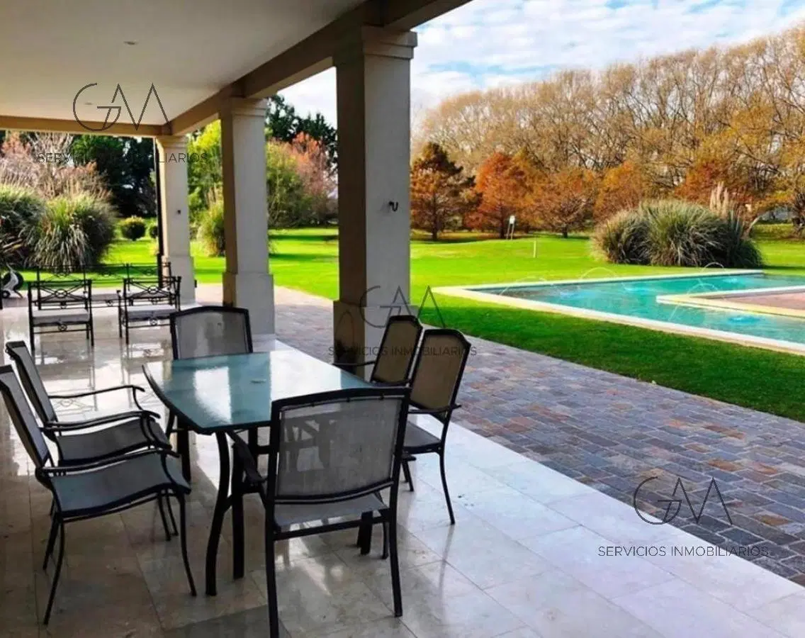 Casa en venta en Barrio Privado Rumenco 4