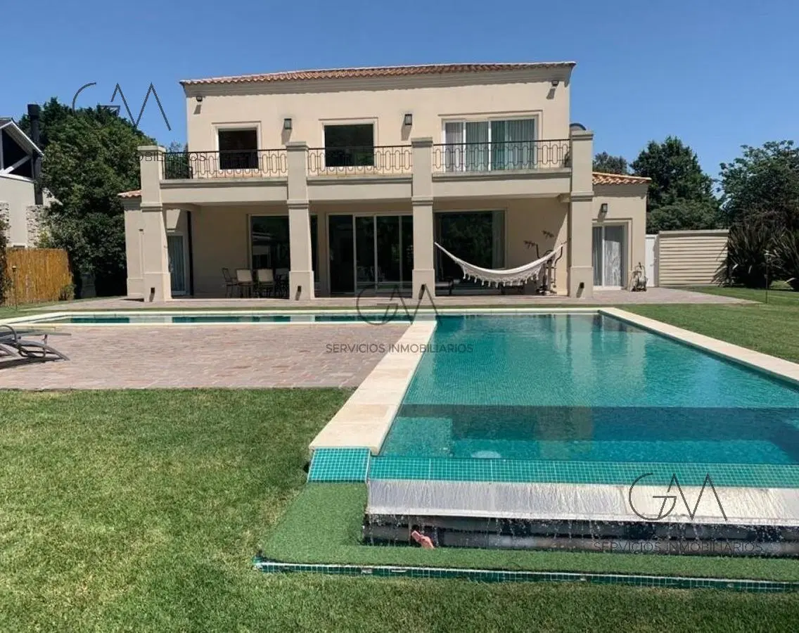 Casa en venta en Barrio Privado Rumenco 2