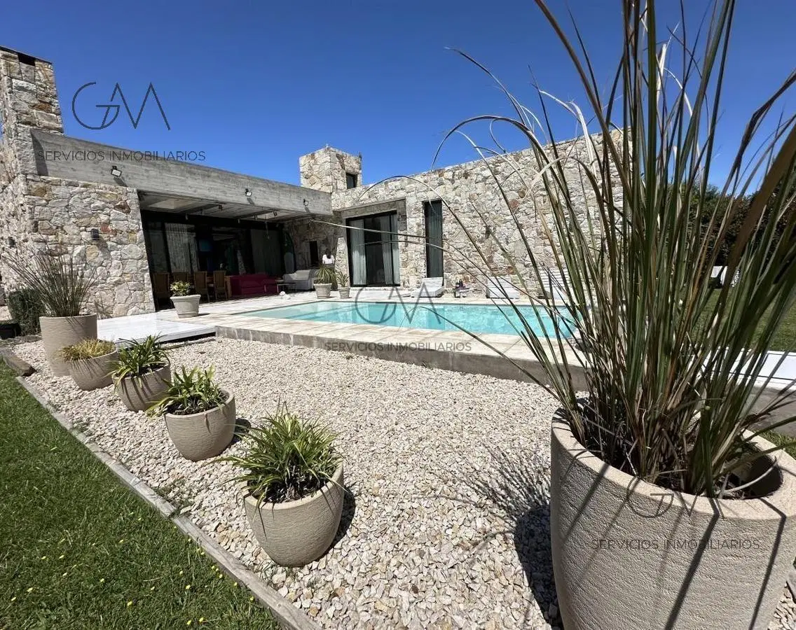Casa en venta en Barrio Arenas del Sur 1
