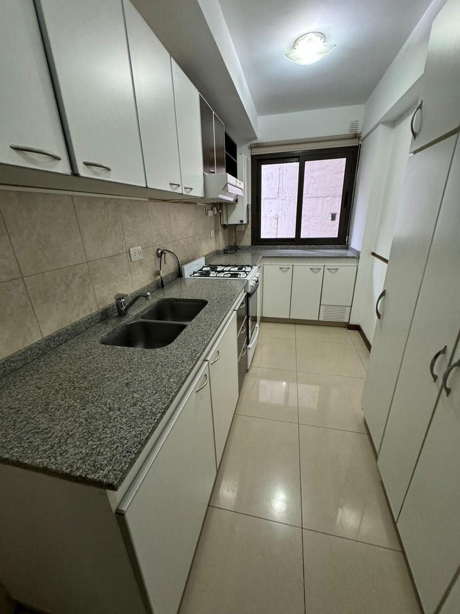 Departamento en Nueva Cordoba Piso 3Dorm. 3 Baños, Frente 5