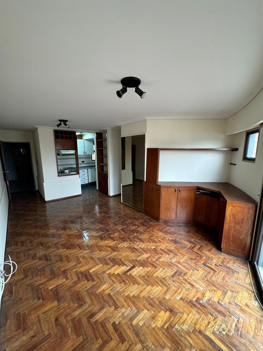 Amplio Dpto con Balcon/terraza, Piso Alto,. Op. Cochera! 1