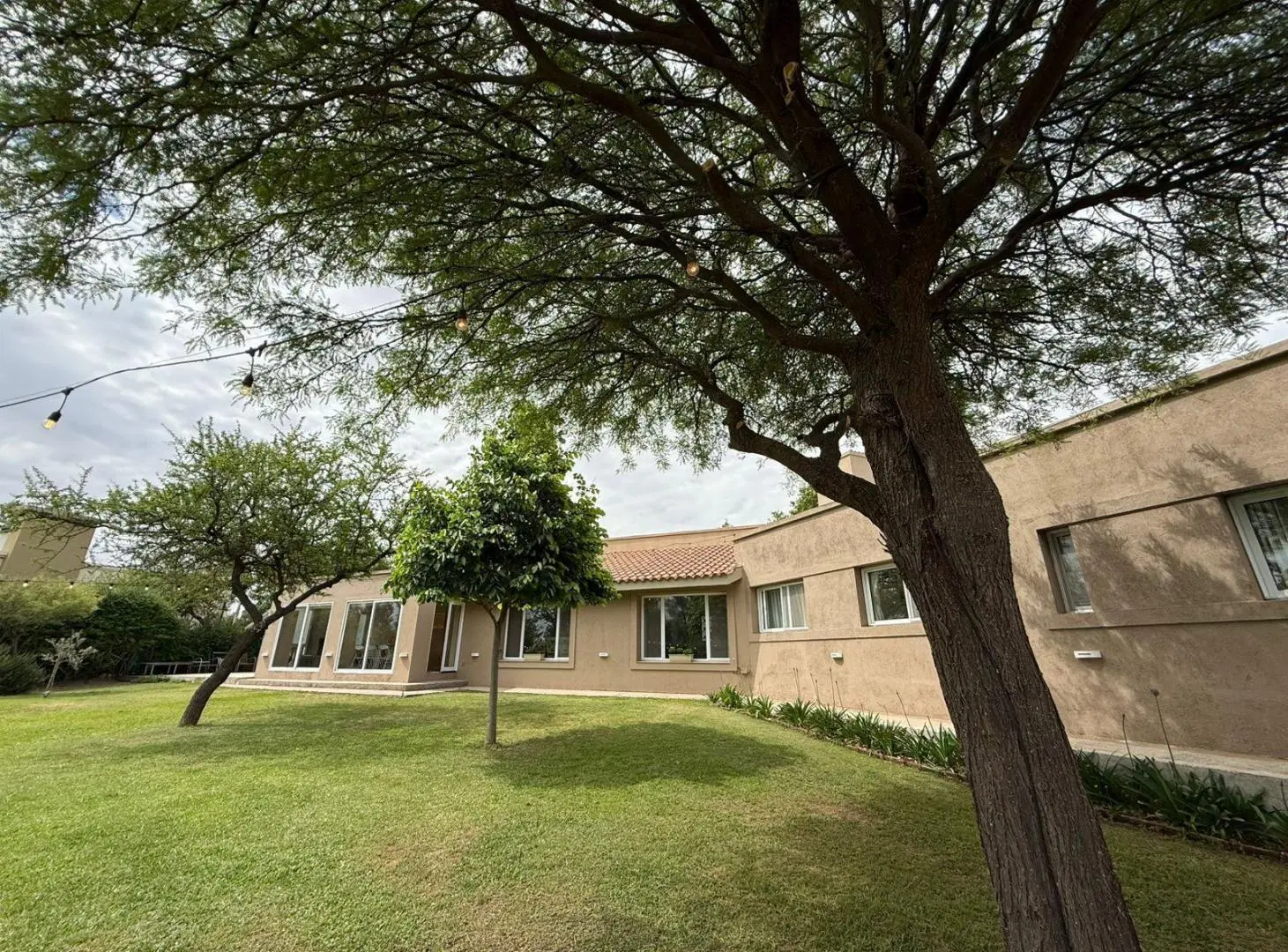 CASA de calidad en Campos del Virrey 1