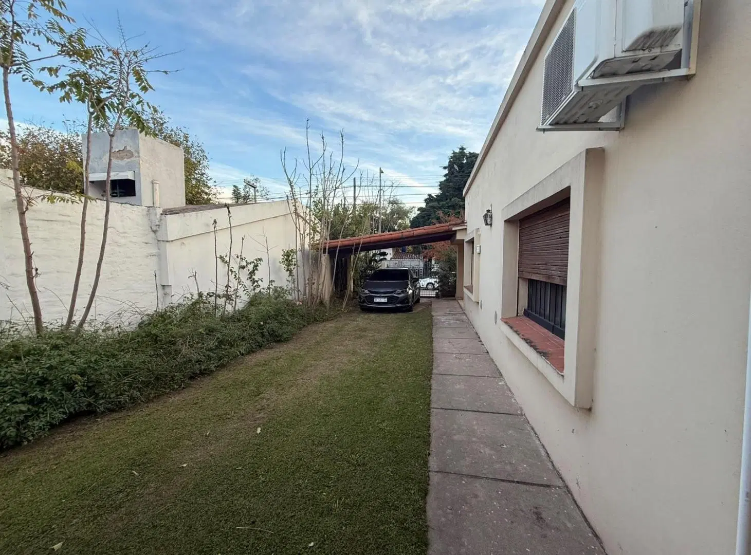 Casa a mts de la mujer urbana. 3dor. apta credito 4