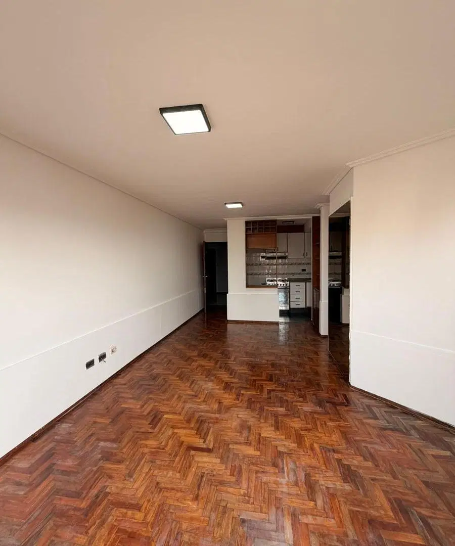 amplio dpto con balcon/terraza, piso alto,. op. cochera!!! 3