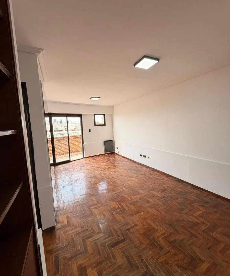 amplio dpto con balcon/terraza, piso alto,. op. cochera!!! 5