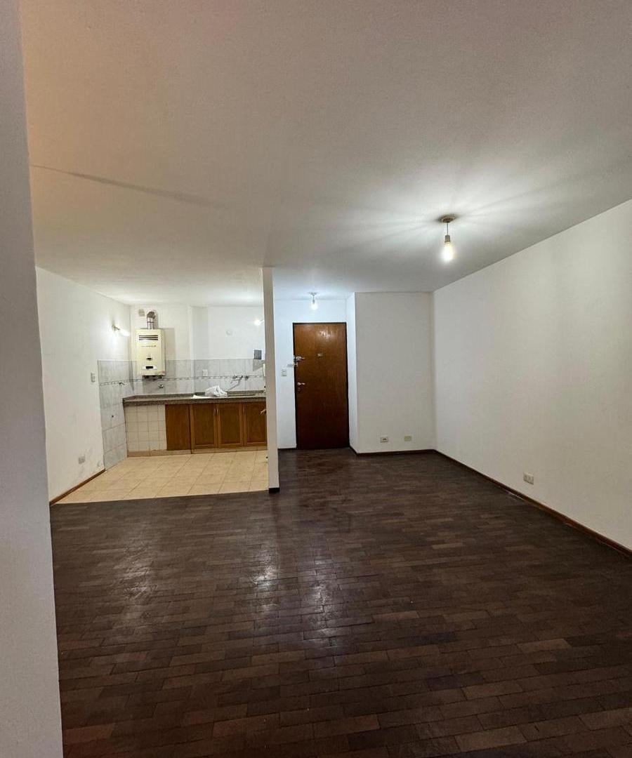 Foto de Departamento en venta de 1 dormitorio en el centro - frente a plaza de, imagen 2