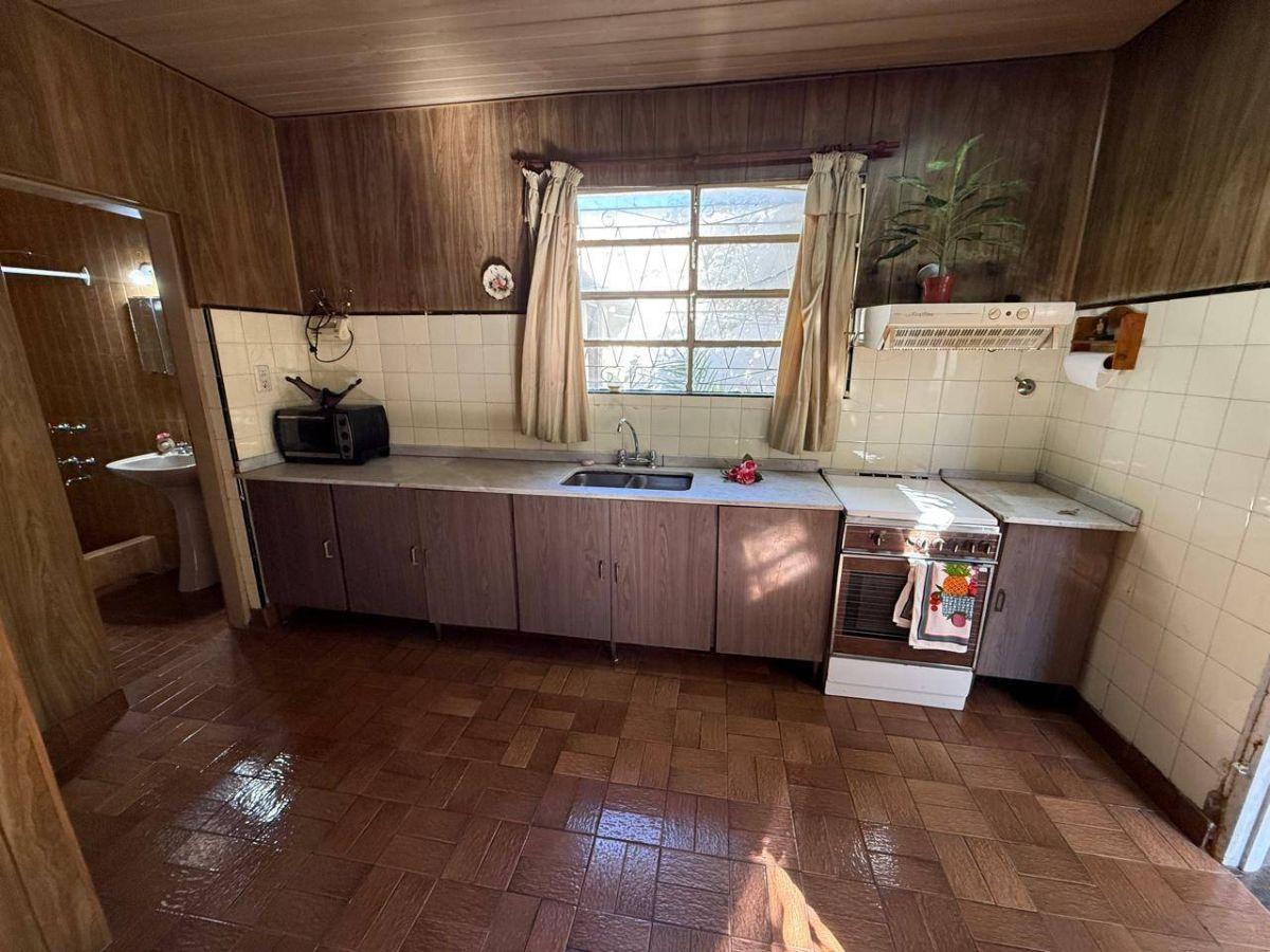 Foto de VENTA!!! Casa 3 ambientes. Con cochera y patio. Lote 8.66 x 19mts, imagen 3