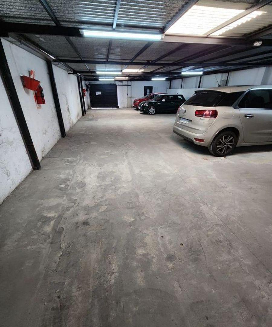 Foto de VENTA!!! Lote 8,66 x 35mts. Galpón 300m2. Muy buen estado. VILLA LUGANO, imagen 2