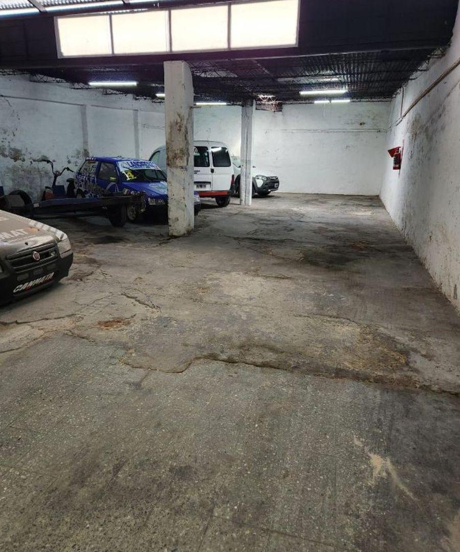 Foto de VENTA!!! Lote 8,66 x 35mts. Galpón 300m2. Muy buen estado. VILLA LUGANO, imagen 5