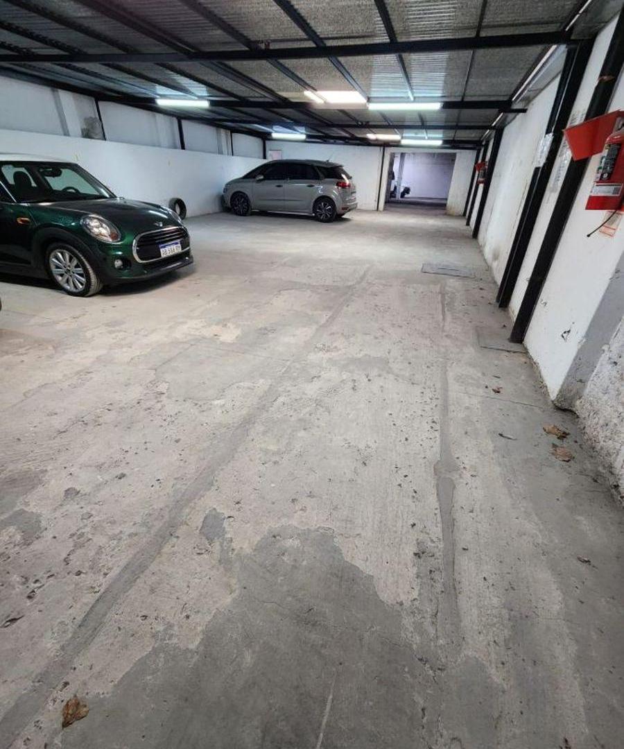 Foto de VENTA!!! Lote 8,66 x 35mts. Galpón 300m2. Muy buen estado. VILLA LUGANO, imagen 3