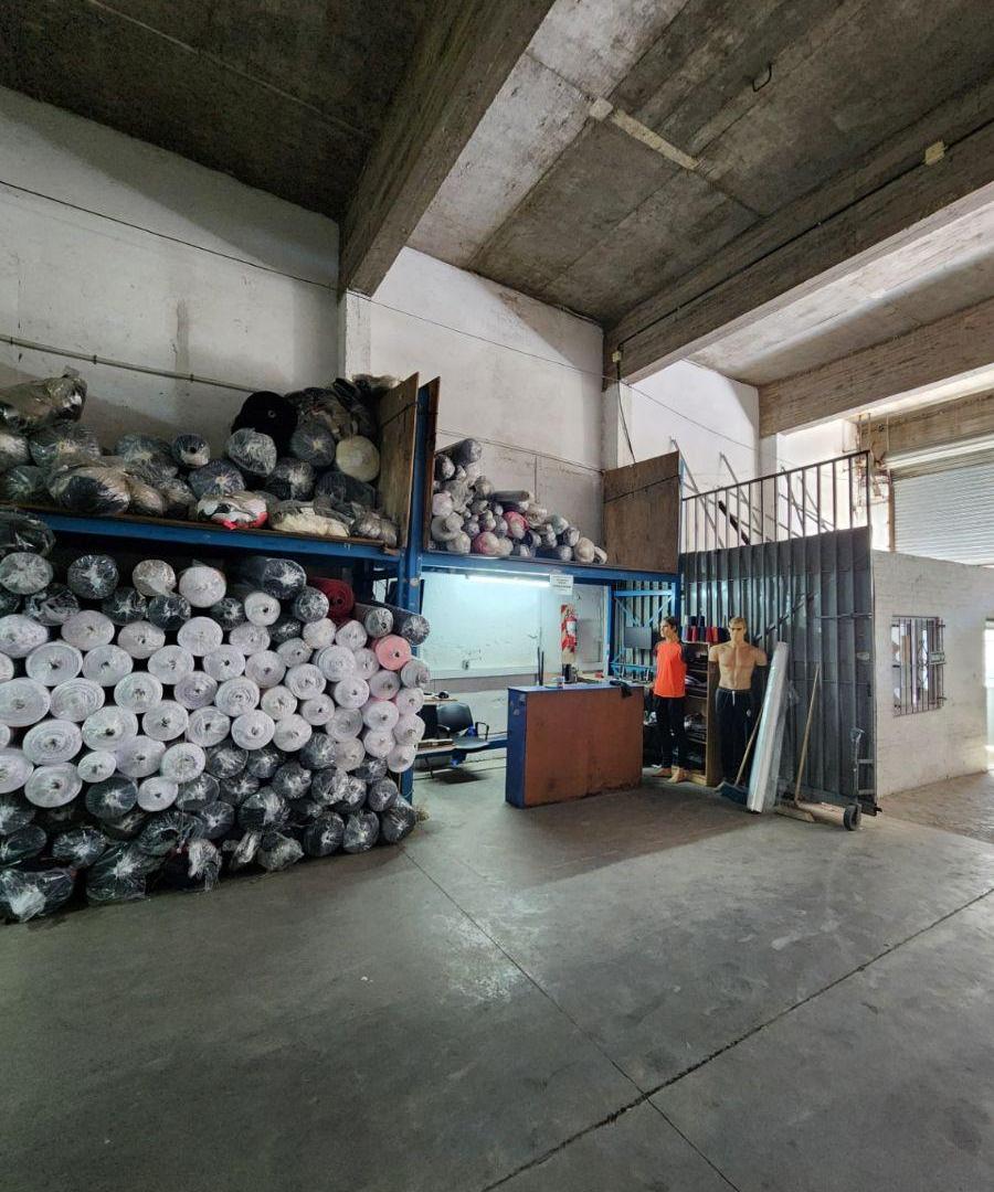 Foto de ALQUILER!!! Galpón 500m2 c/oficinas. Ideal Textil. Bustamante 2300, imagen 3