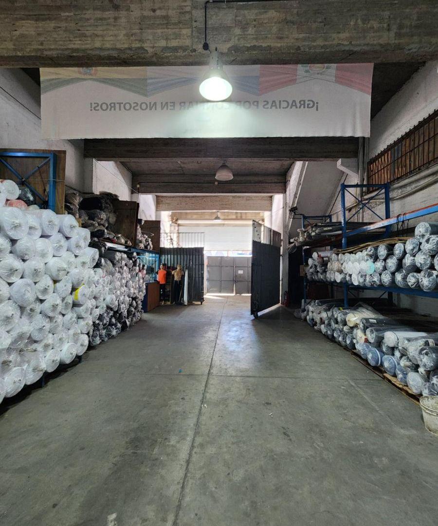Foto de ALQUILER!!! Galpón 500m2 c/oficinas. Ideal Textil. Bustamante 2300, imagen 2