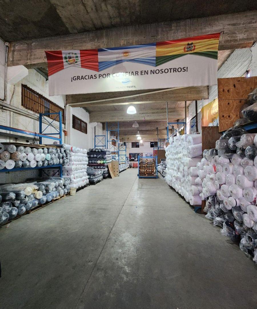 Foto de ALQUILER!!! Galpón 500m2 c/oficinas. Ideal Textil. Bustamante 2300, imagen 1