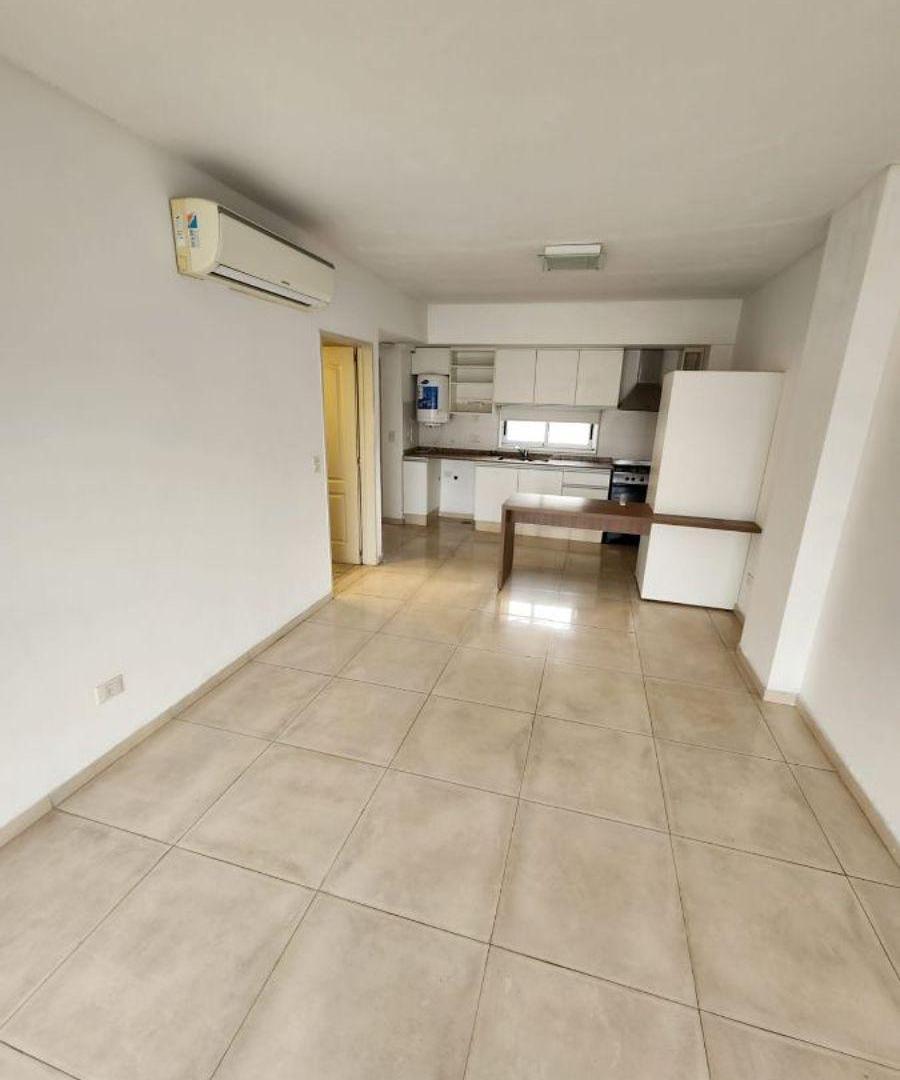 Foto de ¡ALQUILER! Monoambiente c/balcón a la calle. Villa Lugano., imagen 1