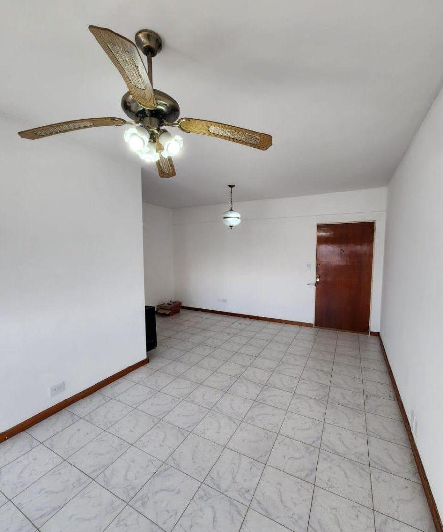 Foto de ¡ALQUILER! Departamento 4 ambientes, con cochera cubierta! Villa Celina., imagen 5