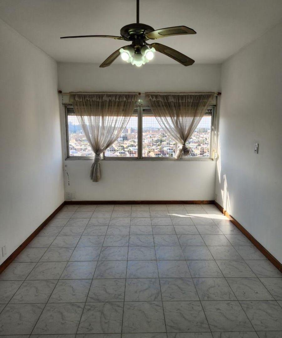 Foto de ¡ALQUILER! Departamento 4 ambientes, con cochera cubierta! Villa Celina., imagen 4