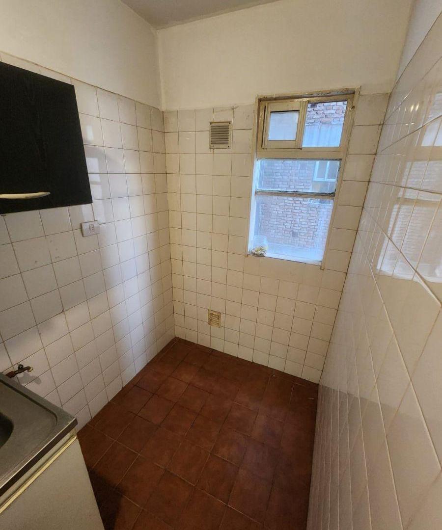 Foto de ¡VENTA! Departamento 3 ambientes, retasado – Once, imagen 2