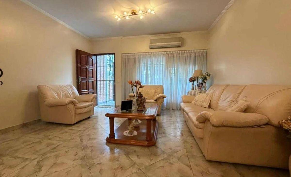 Foto de VENTA. Duplex 4 ambientes c/cochera, patio y terraza. Hudson 4500, imagen 1