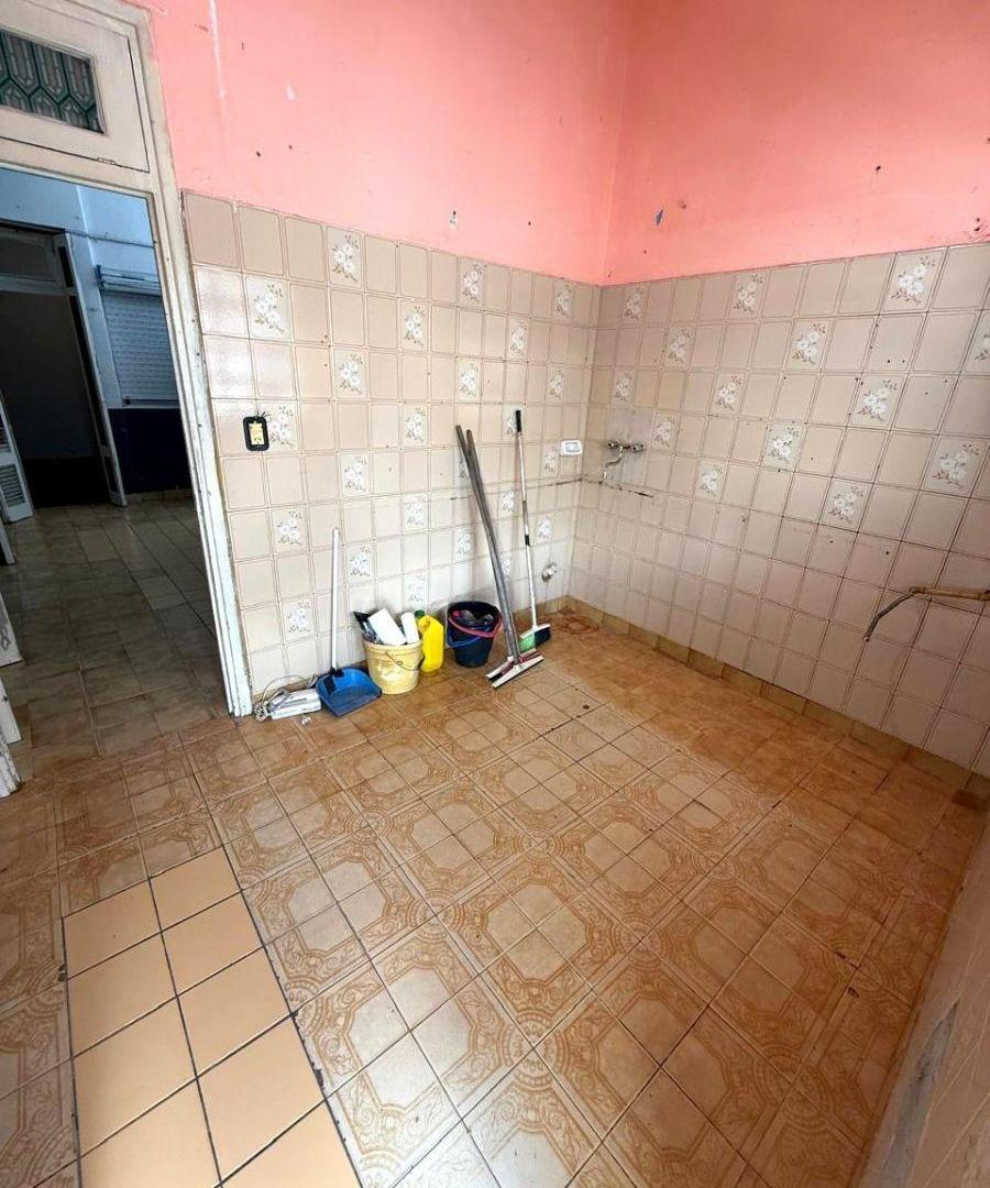 Foto de VENTA. PH 4 ambientes. Con fondo libre. A mejorar. Guamini al 4900, imagen 2