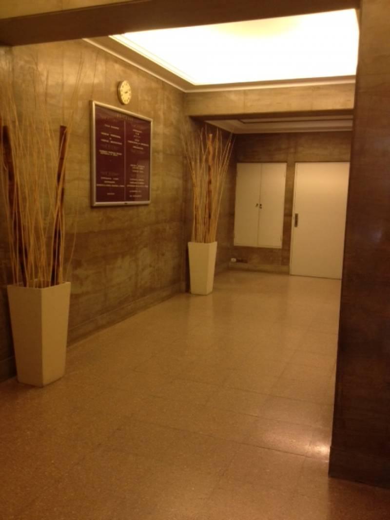 Foto de Venta Oficina dos ambientes Microcentro con renta, imagen 5
