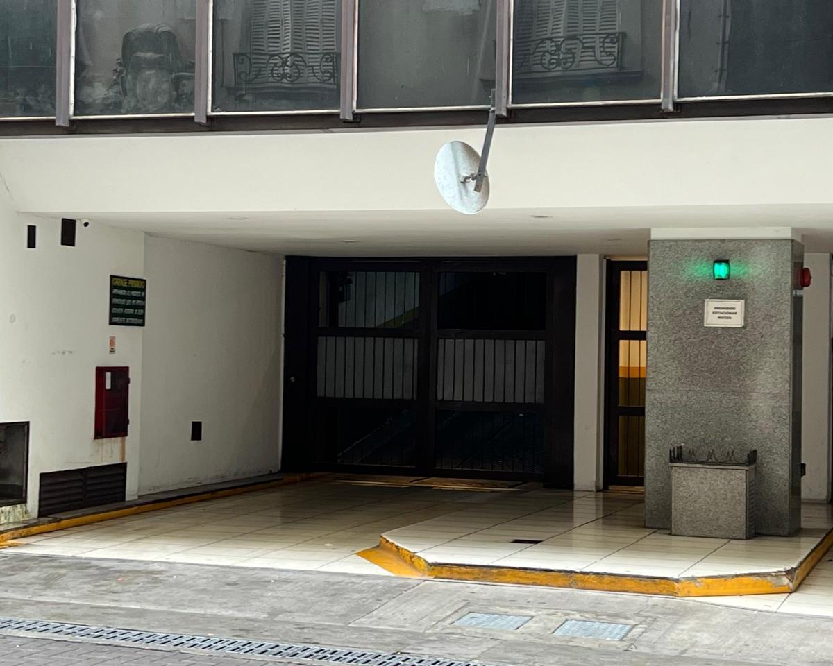 Foto de COCHERA Esmeralda y Cordoba, imagen 2