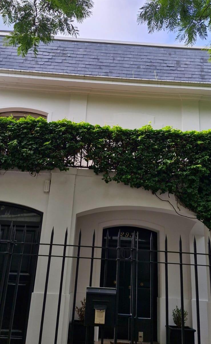 Casa en Barrio Parque 1