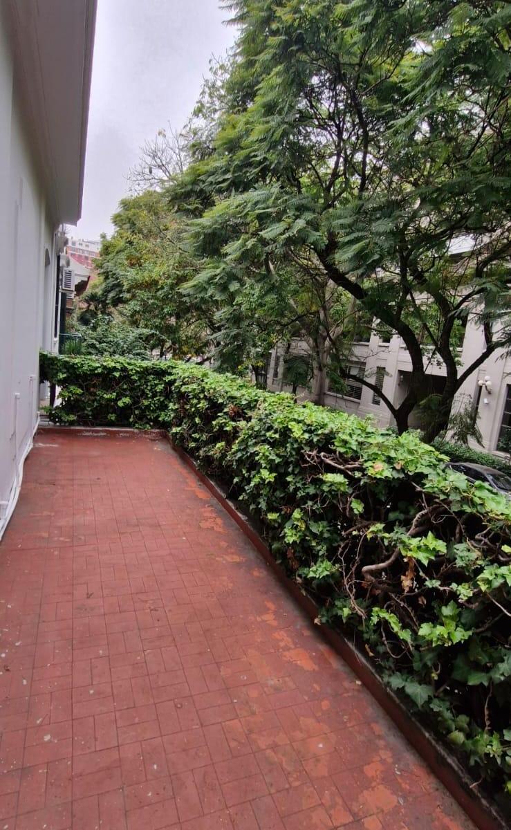 Casa en Barrio Parque 2