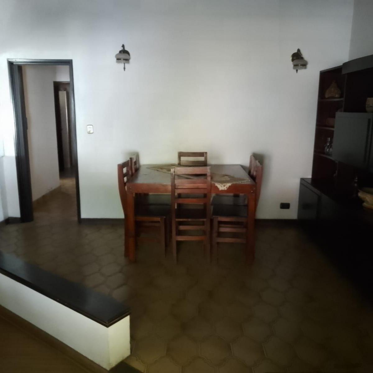 CASA 4 AMBIENTES C/ COCHERA - VENTA - SAN JUSTO
