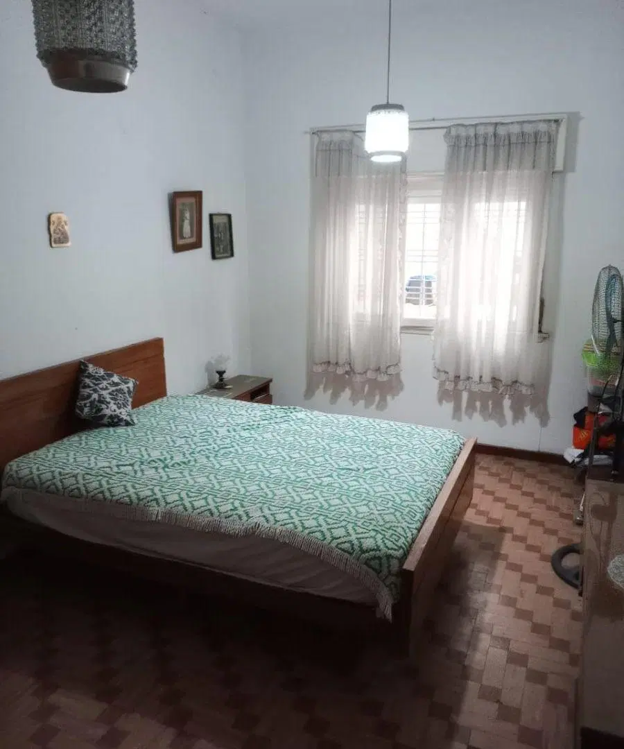 Casa con 300 m² de terreno y 2 dormitorios en venta en centro de San Justo 1