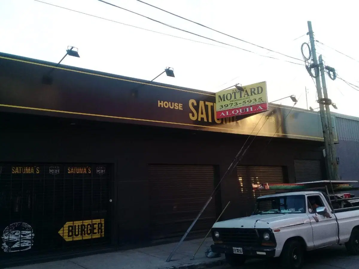 Local comercial de 200 m2 en alquiler en San Justo 5