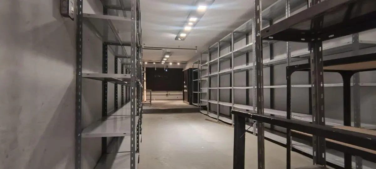Local en peatonal Arieta de 102 m² en alquiler en San Justo 8