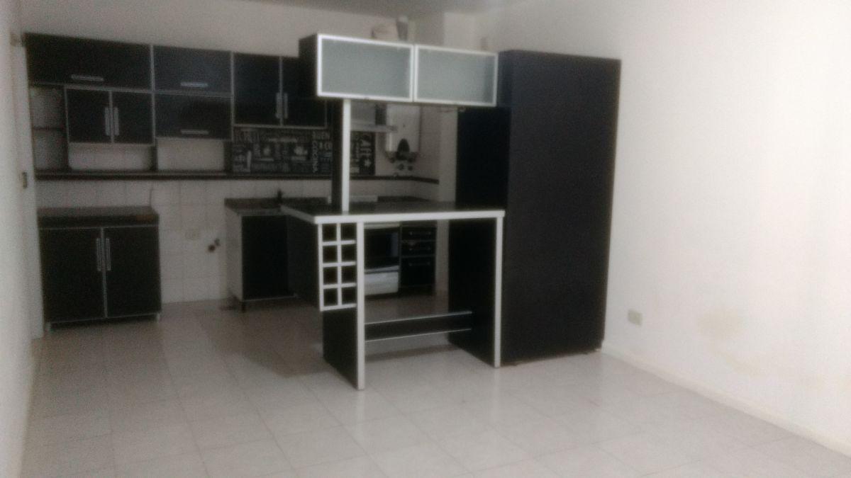 Foto de Departamento 3 amb. en alquiler en Ramos Mejia, imagen 2