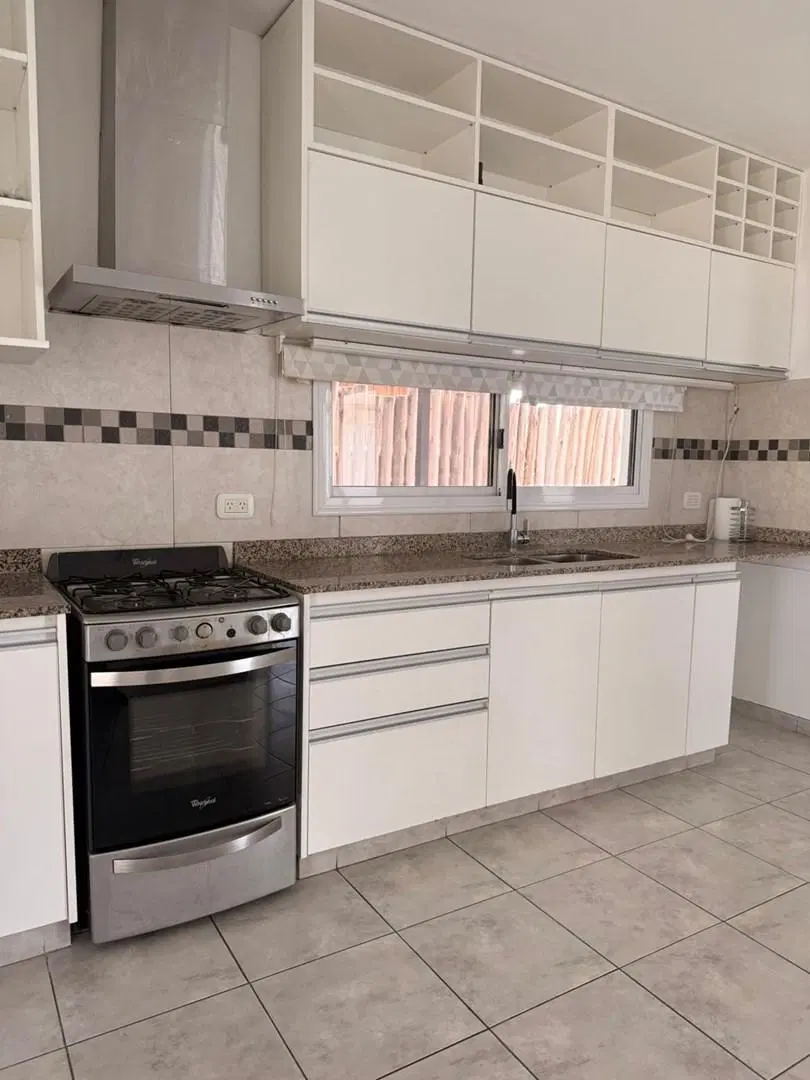 Casa Chalet  en Alquiler en San Sebastian, Escobar, G.B.A. Zona Norte 4