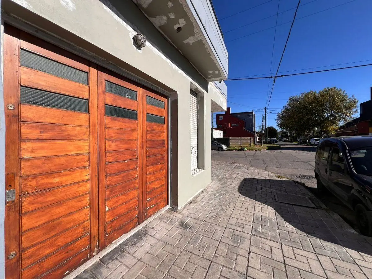 PH de 3 ambientes reciclado con local en esquina y cochera – Apto Crédito- 3