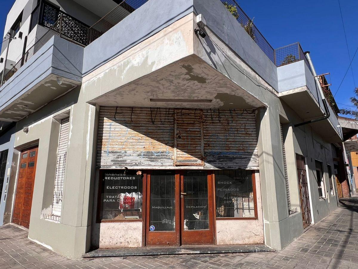 PH de 3 ambientes reciclado con local en esquina y cochera – Apto Crédito-