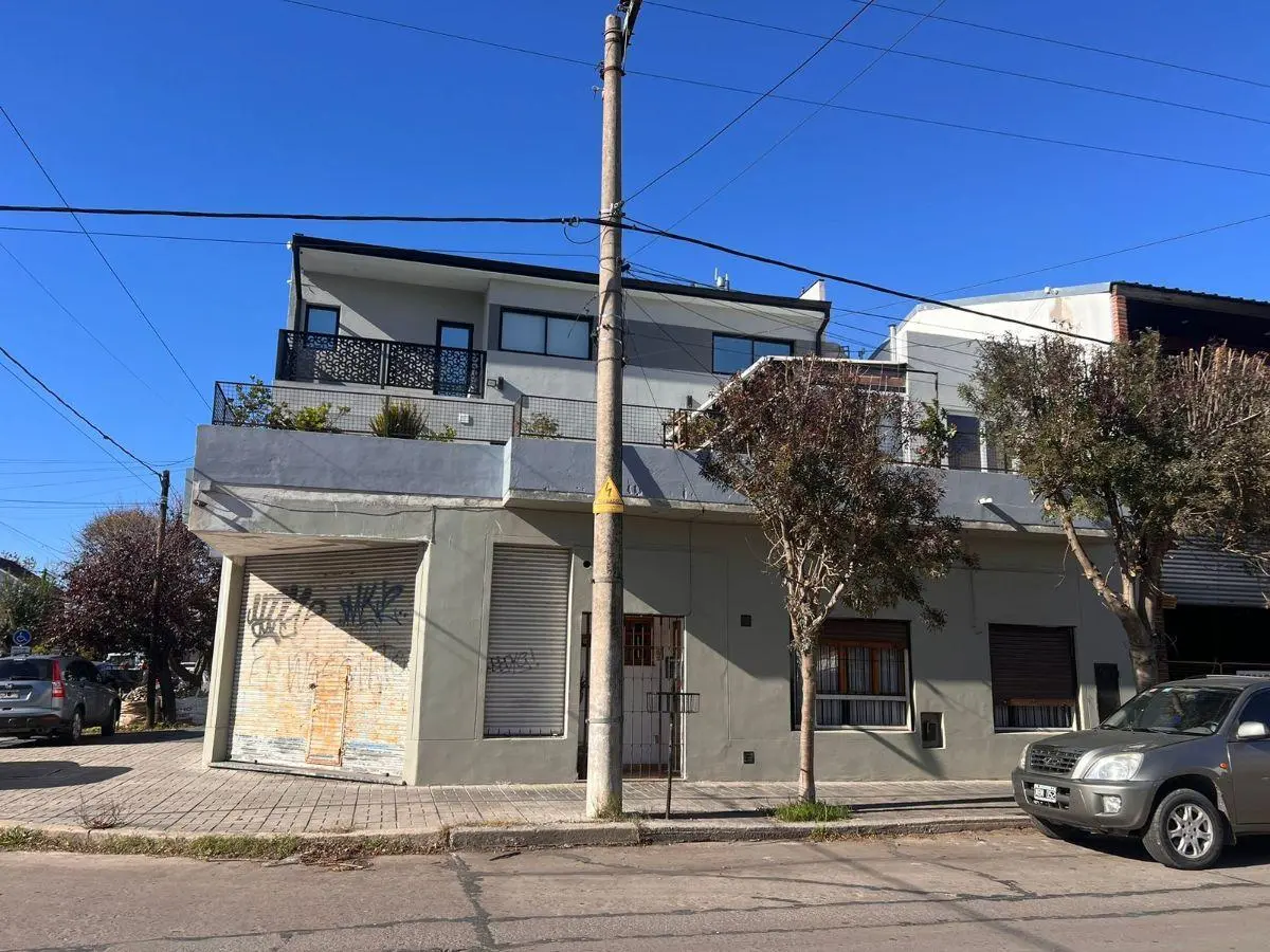 PH de 3 ambientes reciclado con local en esquina y cochera – Apto Crédito- 5