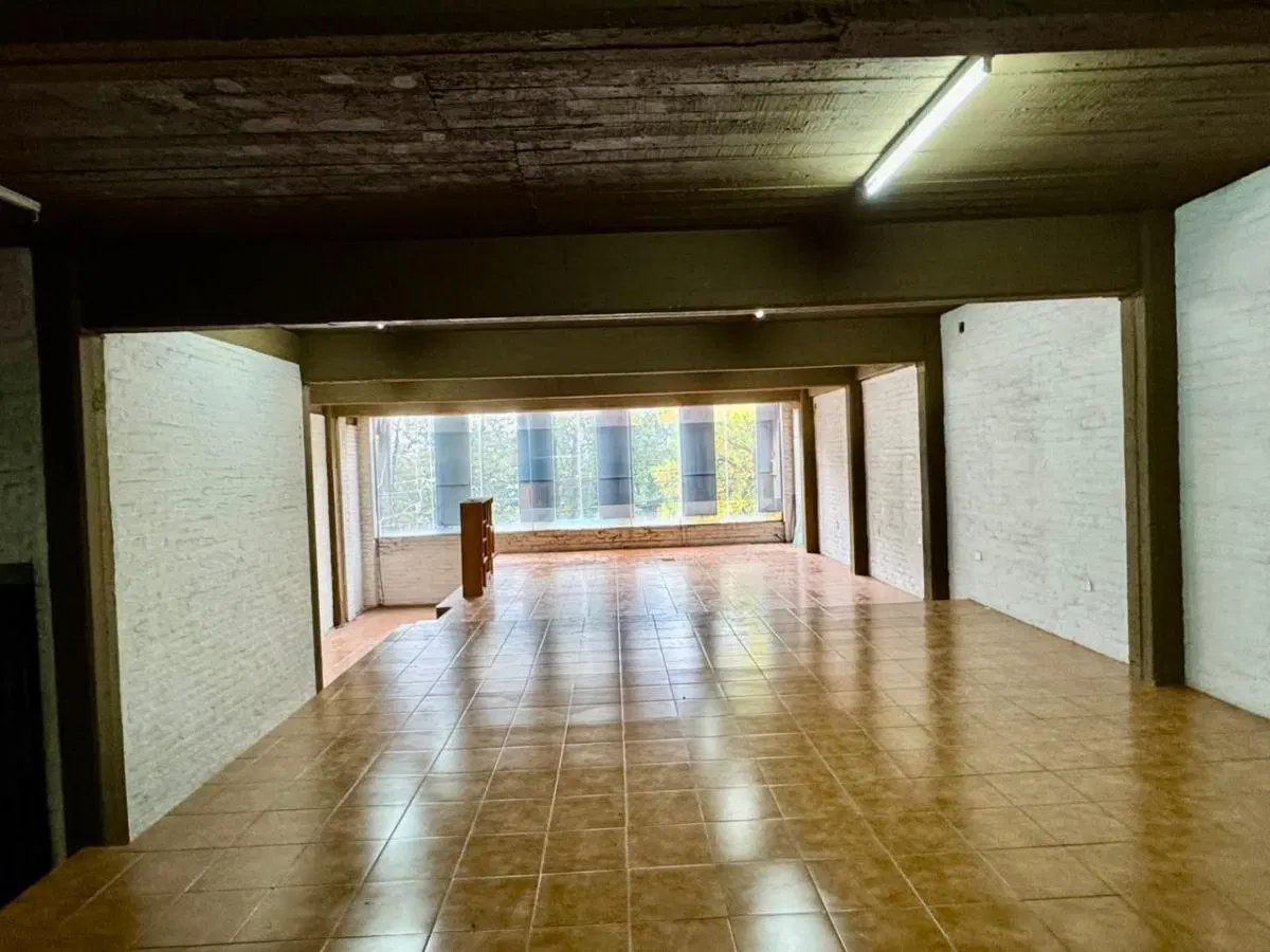 Local comercial de 825 m2 2