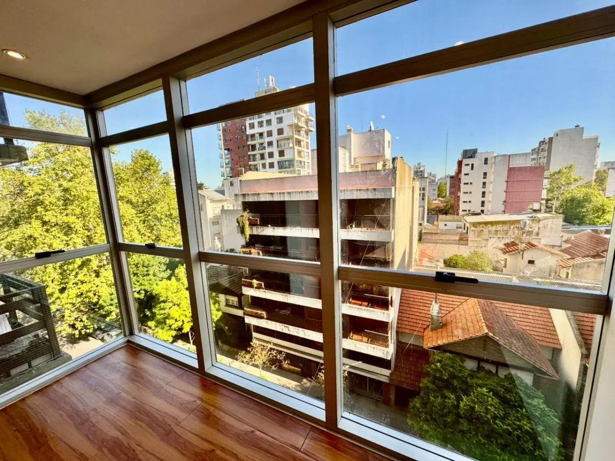 Oficina con cochera y quincho en venta 2